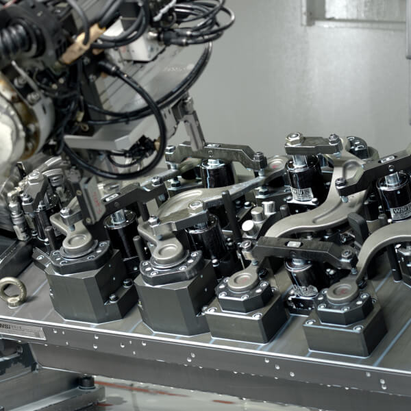 Hot-swap Robotic CNC Machining - SH Auto Parts Manufacturing