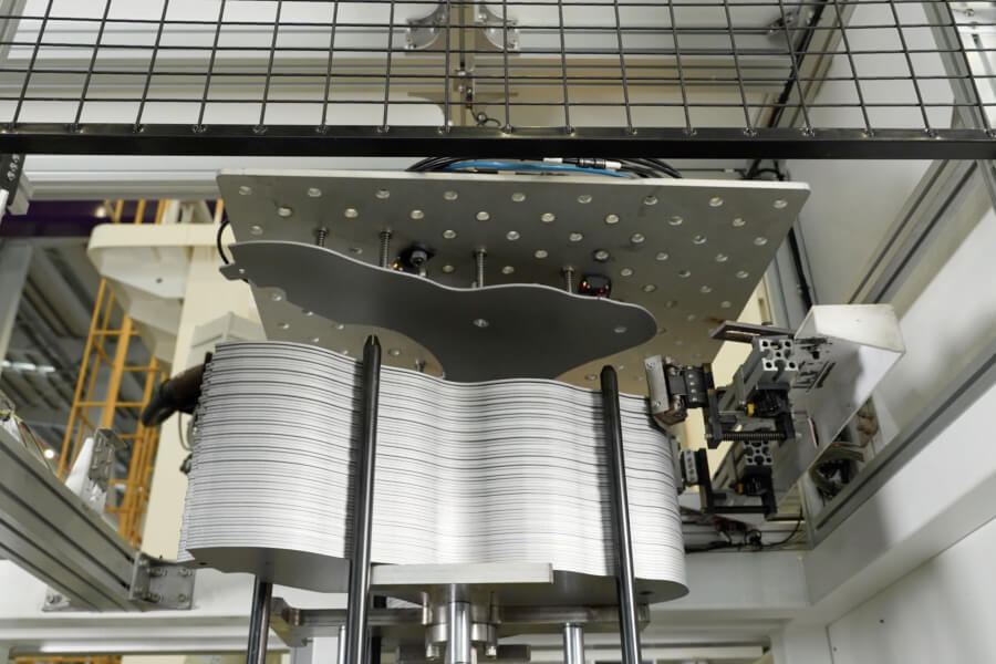 What are the advantages of metal stamping suspension components?