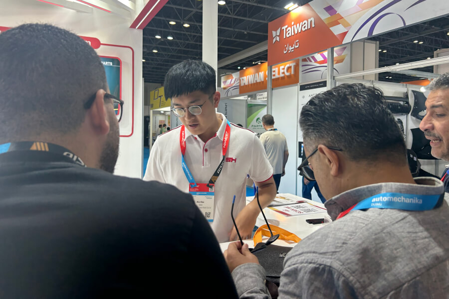 Auto parts manufacturers seek new clients at automotive exhibitions